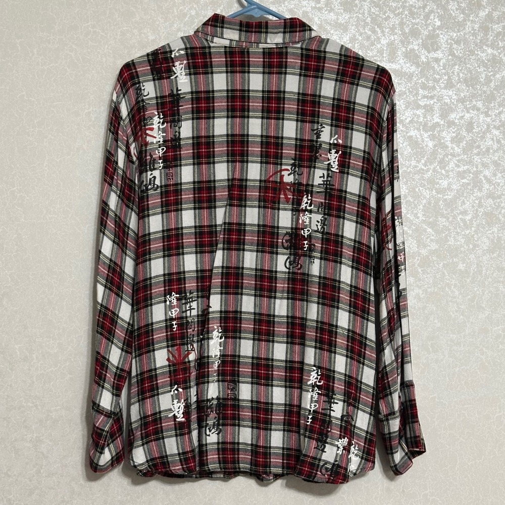 Chico's Scotch Plaid Button Up Shirt Long Sleeve Top Asian Calligraphy Sz 2 L - Picture 3 of 5